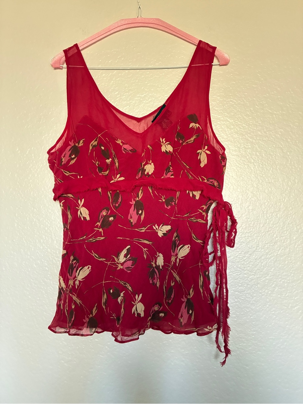 BCBGMaxazria 100% Silk Red Floral V-Neck Sleeveless Tie-Waist Top Babydoll Y2K